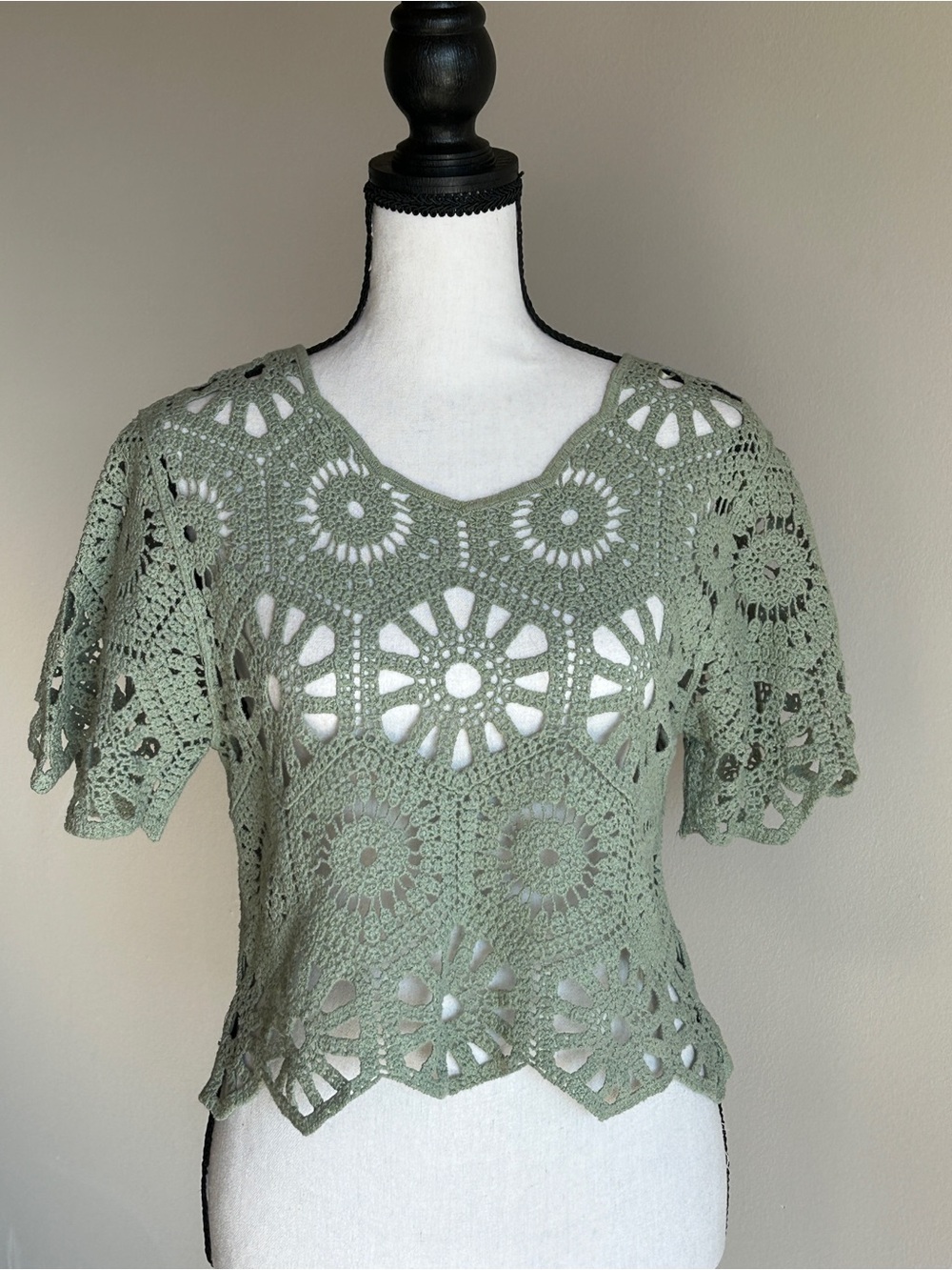 Rebellion Sage Green Crochet Lace Boho Short Sleeve Top Medium